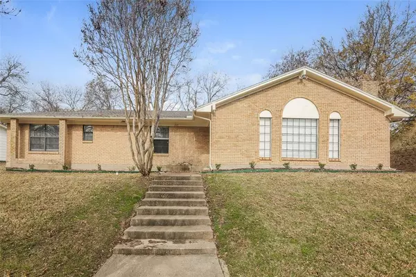 207 Point Royal Drive, Rowlett, TX 75087