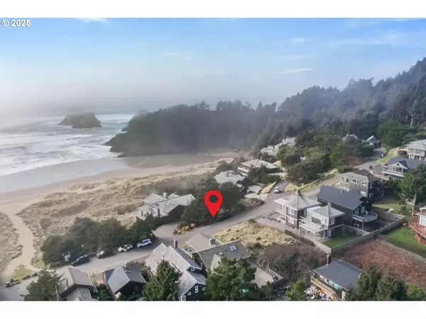 Cannon Beach, OR 97110,723 OAK ST