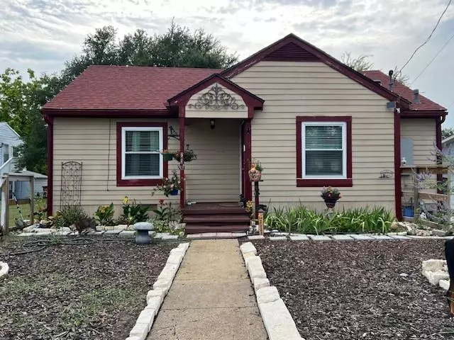 703 N Washington Street, Farmersville, TX 75442