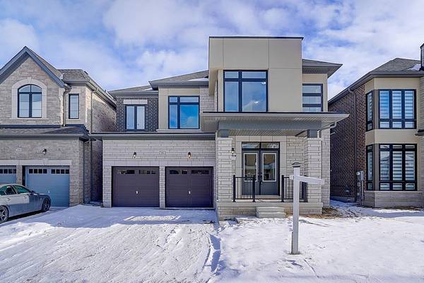 96 Weslock CRES, Aurora, ON L4G 7Y9