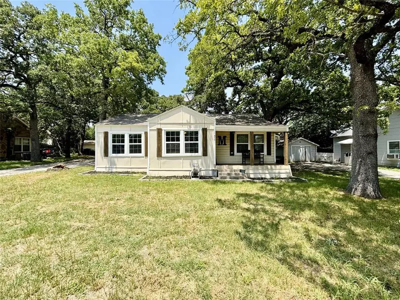 314 W Russell Street, Weatherford, TX 76086