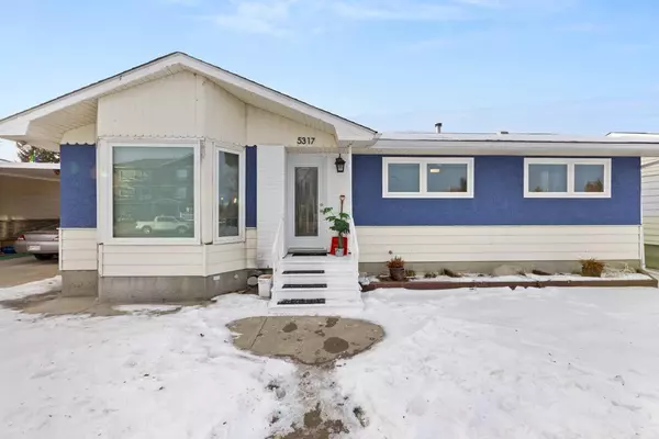 5317 50 ST, Olds, AB T4H 0E1