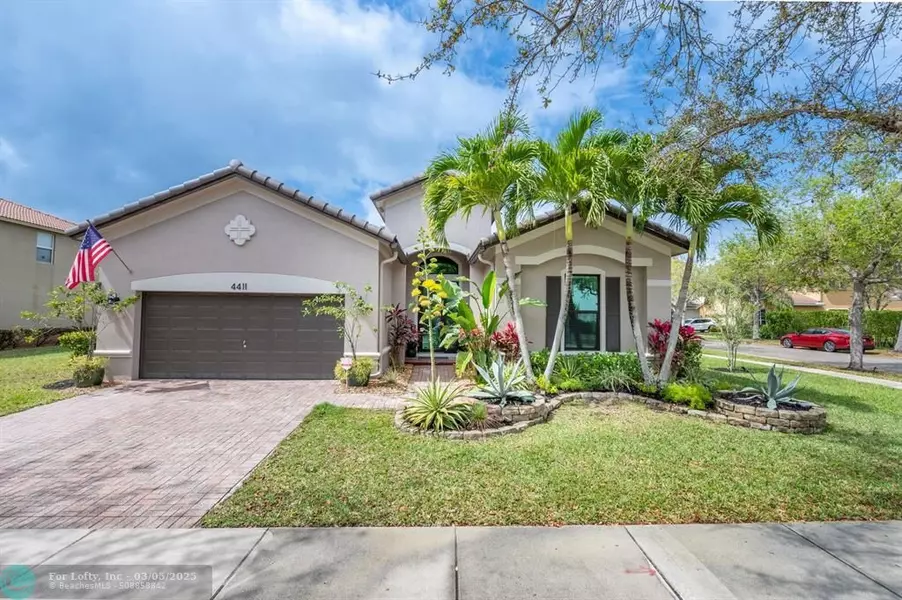 4411 E Seneca Ave, Weston, FL 33332