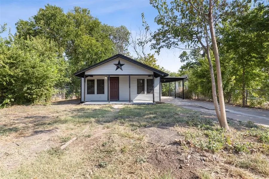 8356 Sussex Street, White Settlement, TX 76108