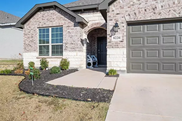 8220 Cheetah Path, Godley, TX 76044