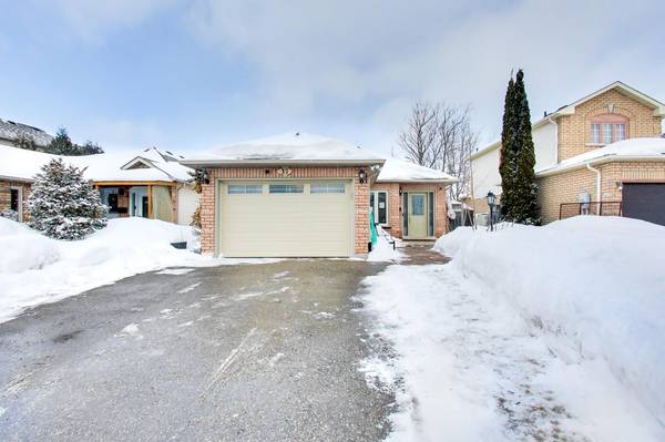 32 Gore DR, Barrie, ON L4N 8L3