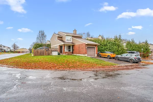 Cyrville - Carson Grove - Pineview, ON K1B 5K8,1631 SAXONY CRES