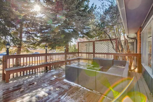 Calgary, AB T2X 1N1,163 Midland PL Southeast