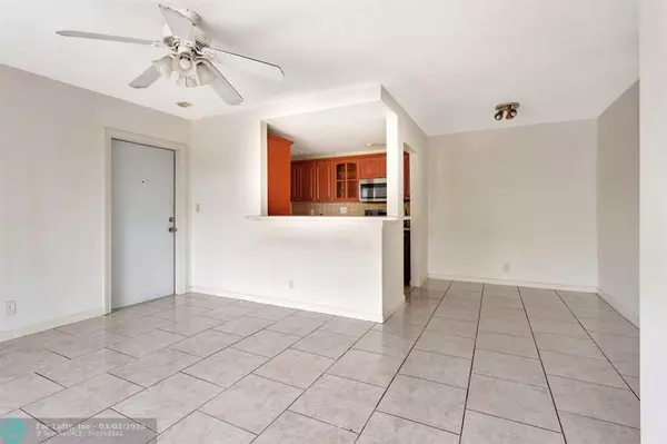 Lauderhill, FL 33313,1701 NW 46th Ave  #207