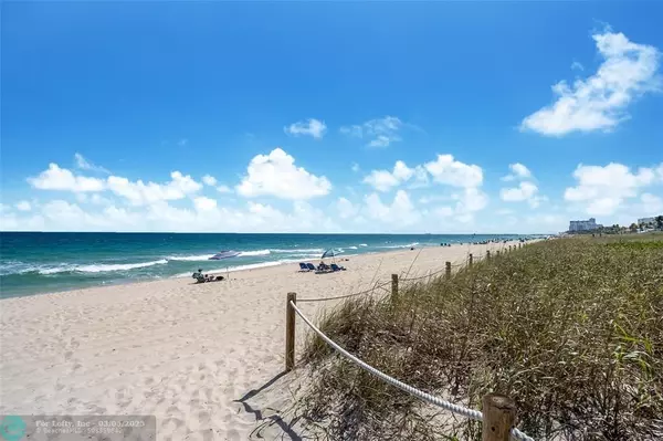 Lauderdale By The Sea, FL 33308,5100 N Ocean Blvd  #1414