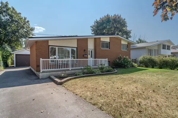 12 Hillside CRES, Quinte West, ON K8V 3H7