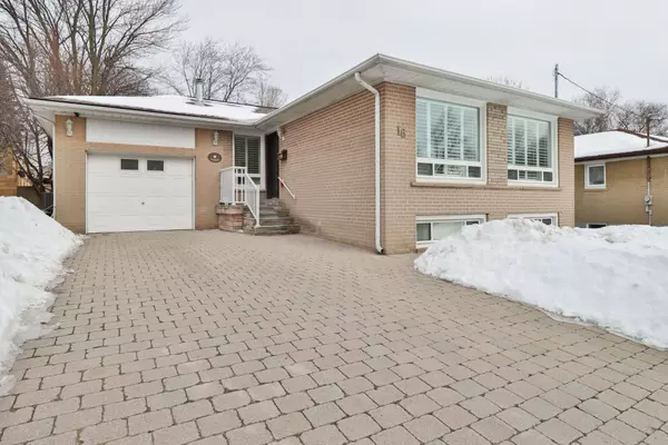 16 Gentian DR, Toronto W08, ON M9C 4E9