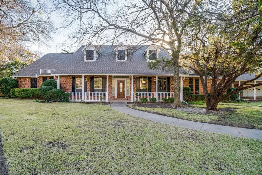 421 Robin Road, Cedar Hill, TX 75104