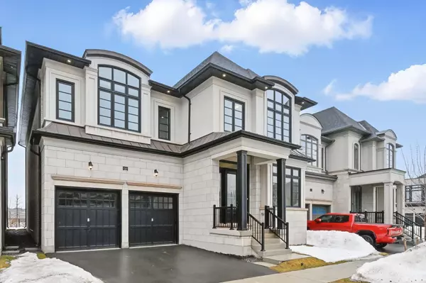 Oakville, ON L6M 5M7,2343 Edward Leaver TRL