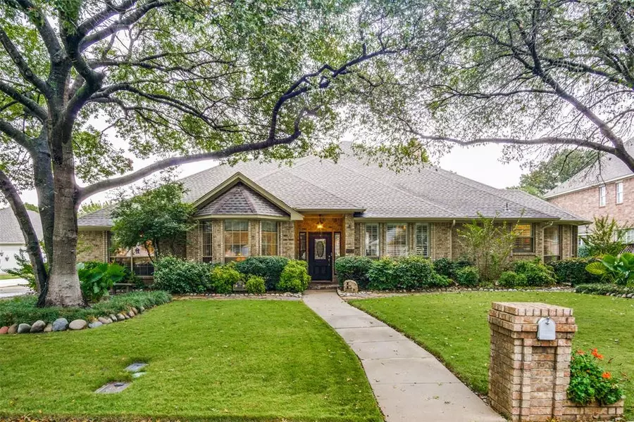 5017 River Bluff Drive, Fort Worth, TX 76132