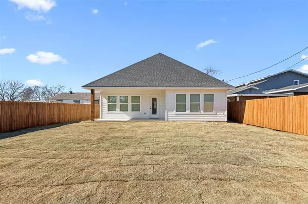 1921 Ash Crescent Street, Fort Worth, TX 76104