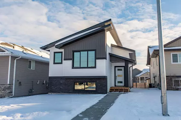 14 Artemis PL, Blackfalds, AB T4M 0M1