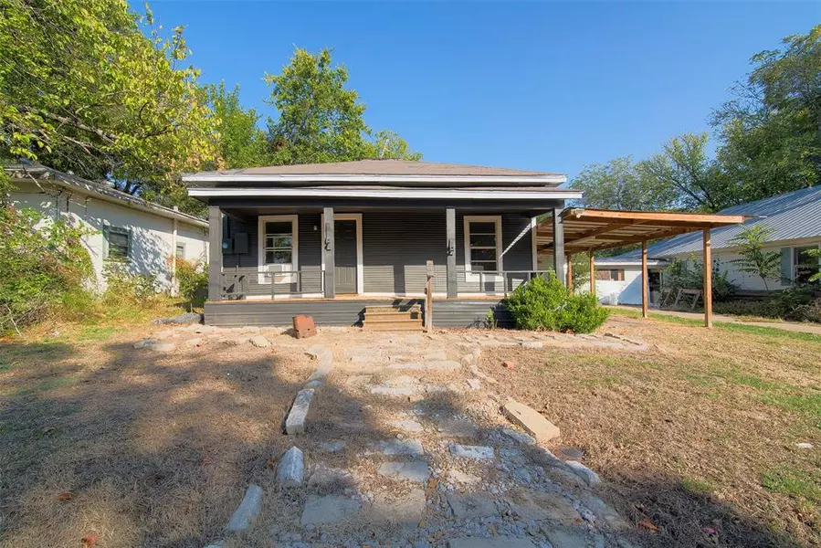 413 S Manson Street, Wolfe City, TX 75496