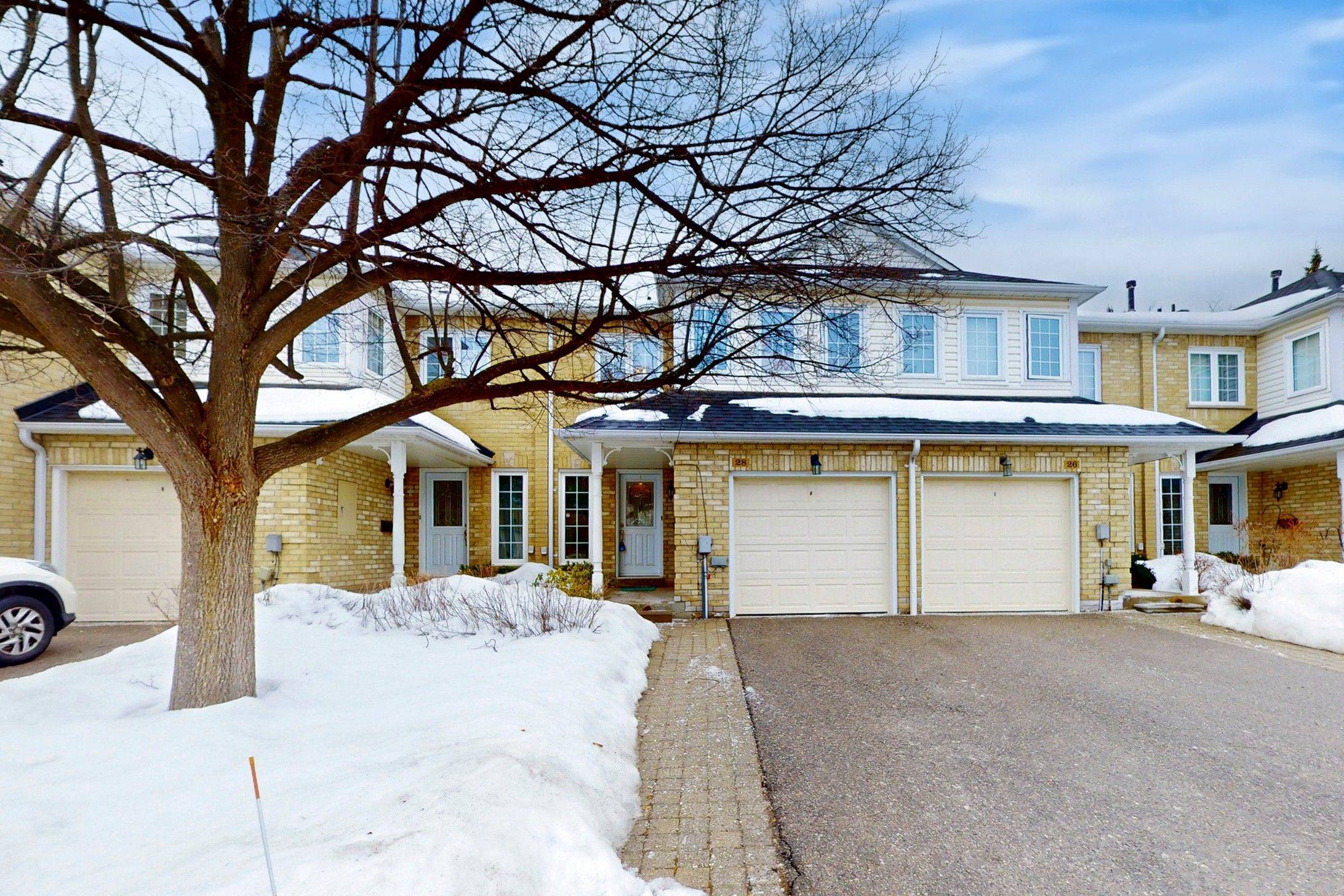 28 Heathcliffe SQ, Brampton, ON L6S 5P7