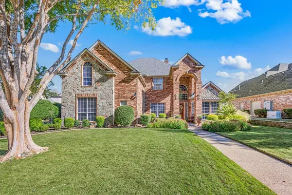 918 Amanda Drive, Mansfield, TX 76063