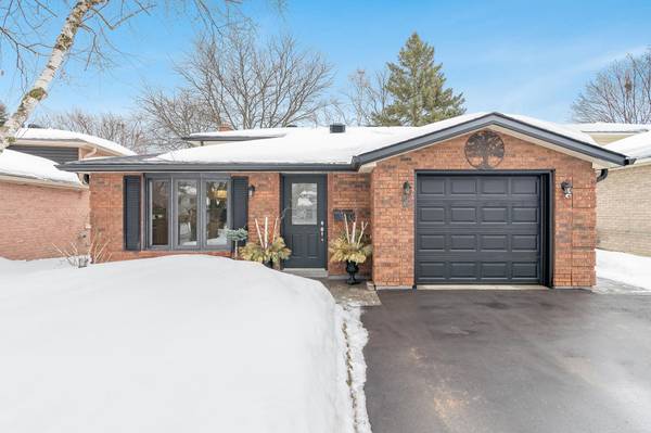 49 Ridgeway AVE, Barrie, ON L4N 5M2