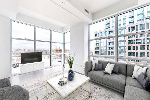 1787 St. Clair AVE W #411, Toronto W03, ON M6N 0B7