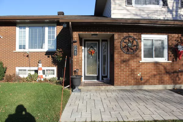 Cornwall, ON K6H 6E4,21 Colbrook CT