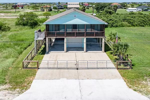 223 Palmetto Point RD, Rockport, TX 78382