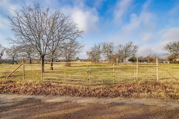 Cleburne, TX 76031,900 S Briaroaks Road