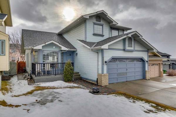 252 Douglas Woods DR SE, Calgary, AB T2Z 2E8