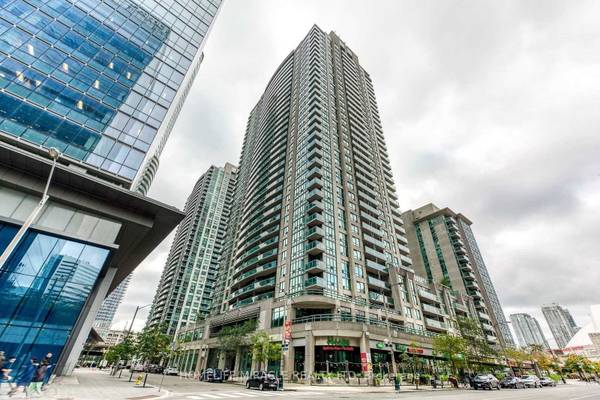 30 Grand Trunk CRES #302, Toronto C01, ON M5J 3A4