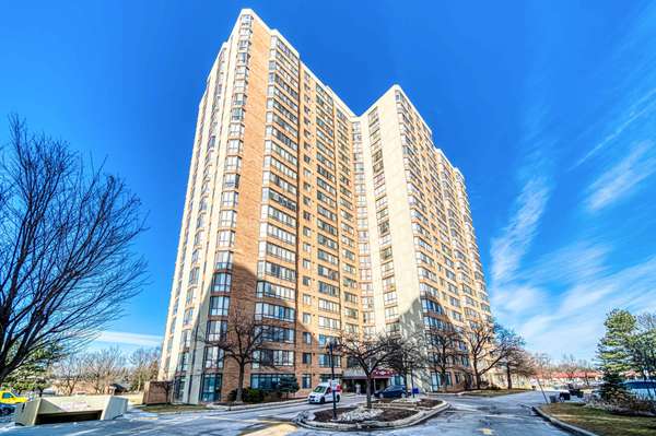 25 Bamburgh CIR #1029, Toronto E05, ON M1W 3W2