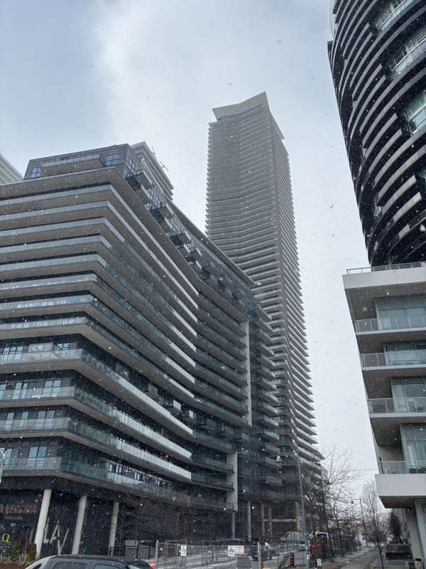 38 ANNIE CRAIG DR #912, Toronto W06, ON M8V 0G9