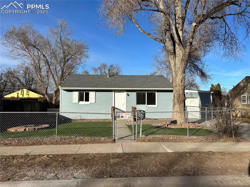 526 E Saint Elmo AVE, Colorado Springs, CO 80905