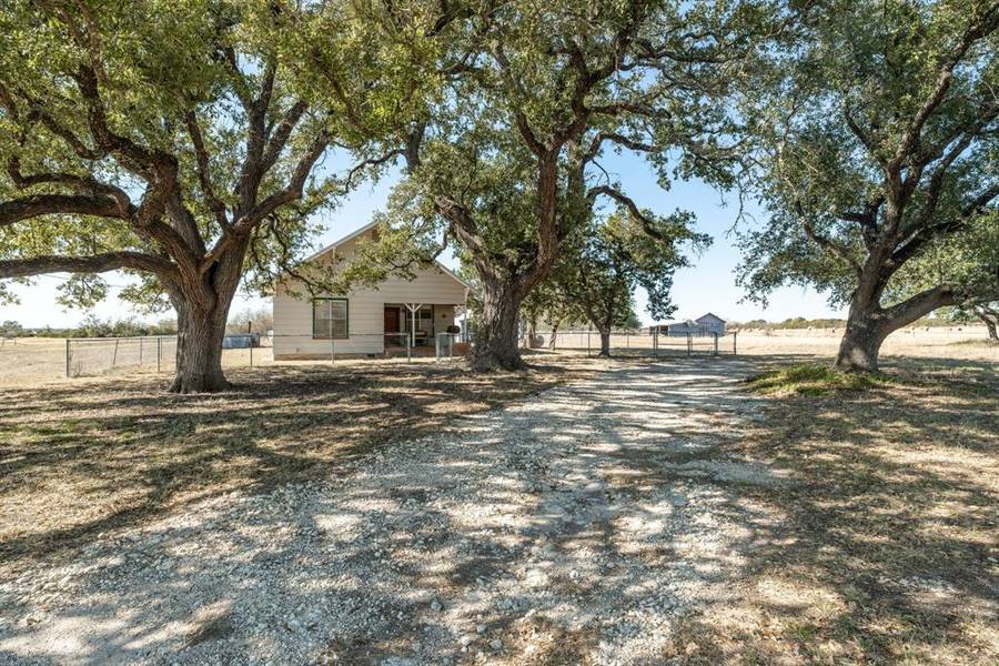 5770 County Road 309, Cranfills Gap, TX 76637