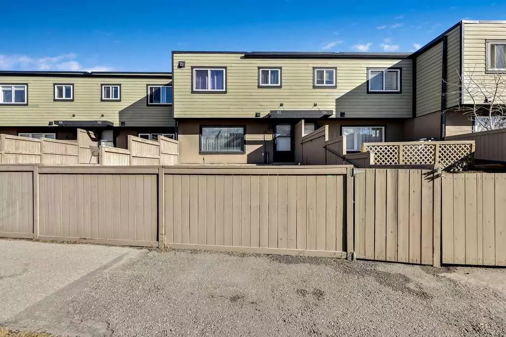 Calgary, AB T3E 3H4,3809 45 ST Southwest #153