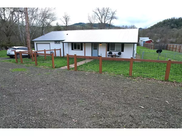 2531 ROBERTS CREEK RD, Roseburg, OR 97470