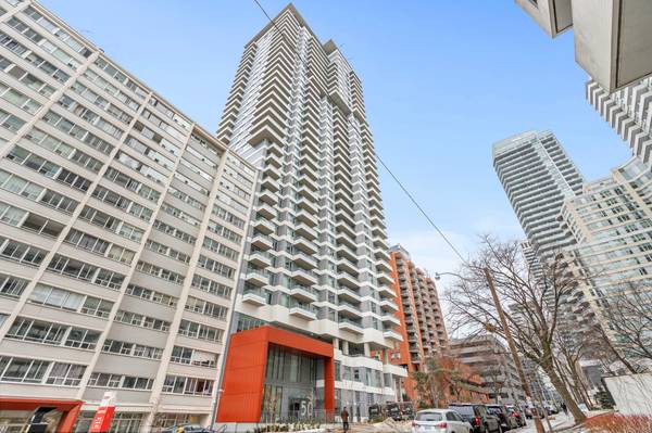 50 Dunfield AVE #711, Toronto C10, ON M4S 3A4