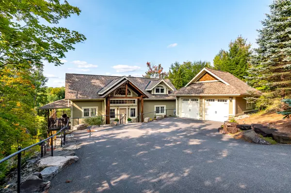 Huntsville, ON P1H 1B1,21 Deerhurst Highlands DR