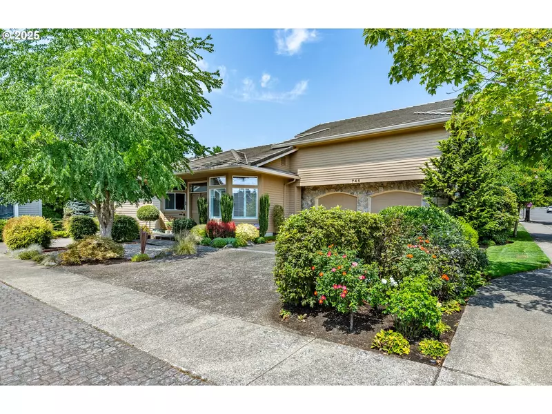 745 SAND AVE, Eugene, OR 97401