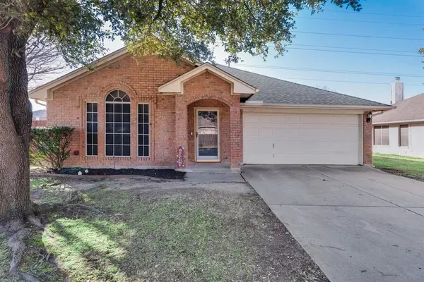 856 Santa Fe Drive, Saginaw, TX 76131