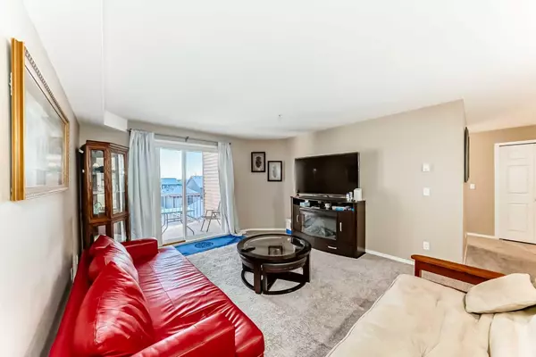 Calgary, AB T2Z 0B3,10 Prestwick Bay Southeast #3304