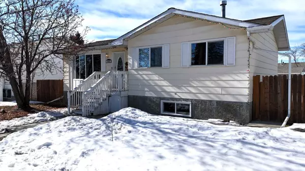 1402 Edson Drive, Edson, AB T7E 1H6