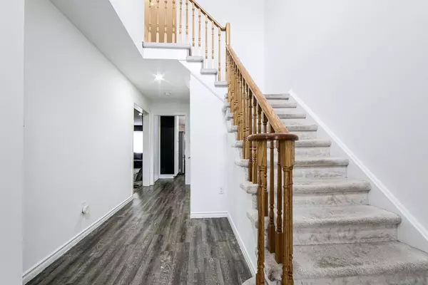 Whitby, ON L1N 9K9,71 Crawforth ST