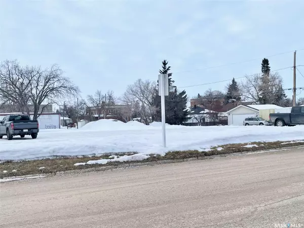 Melville, SK S0A 2P0,168 & 174 3rd AVENUE E