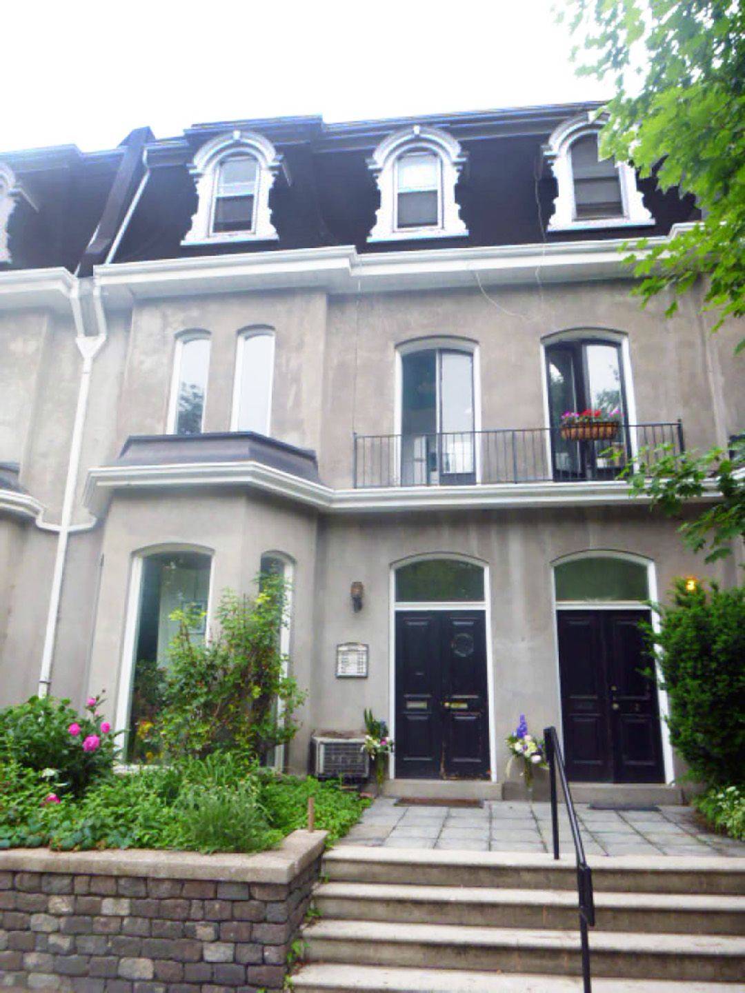 11 Clarence SQ #101, Toronto C01, ON M5V 1H1