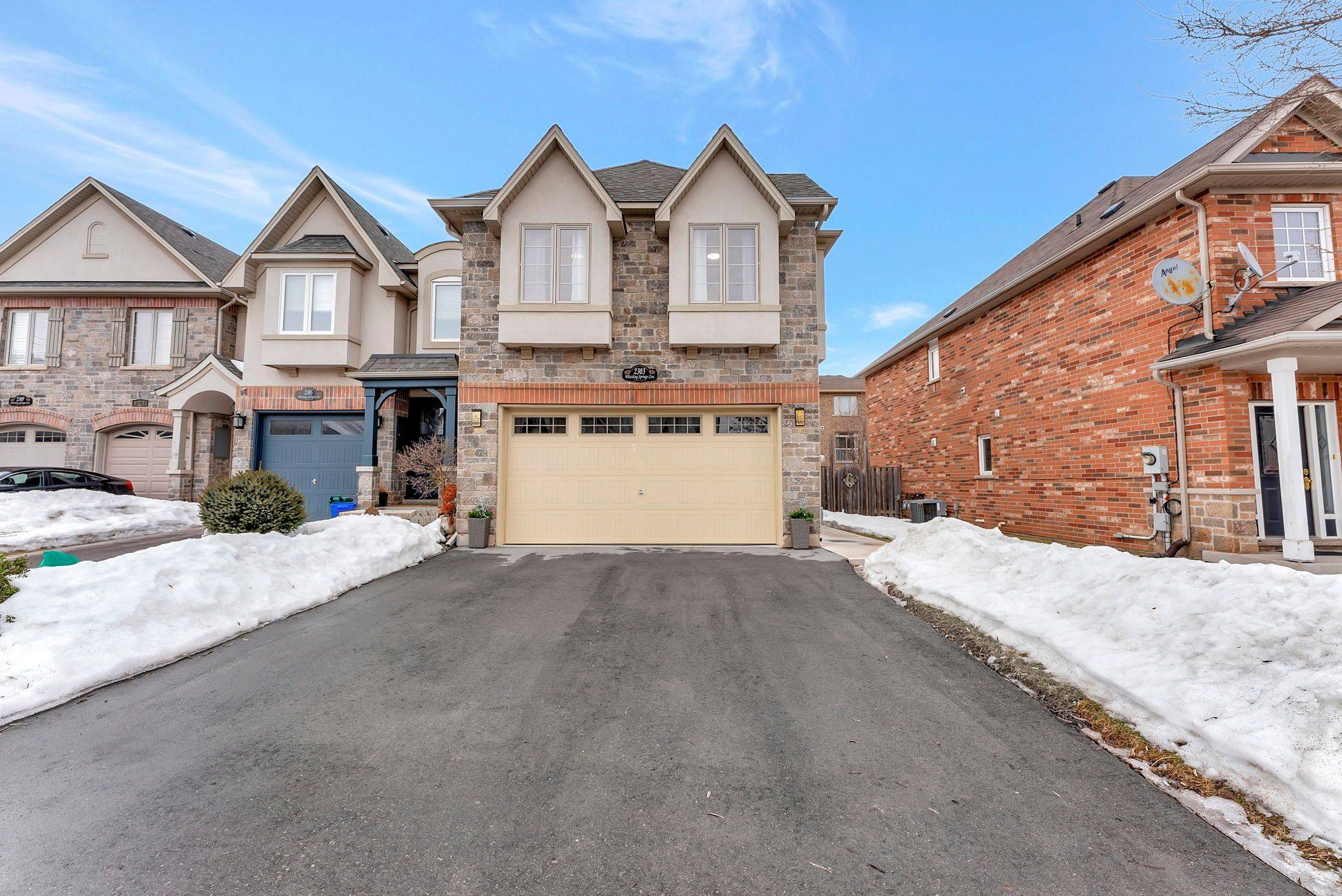 Oakville, ON L6M 0C5,2303 Whistling Springs CRES