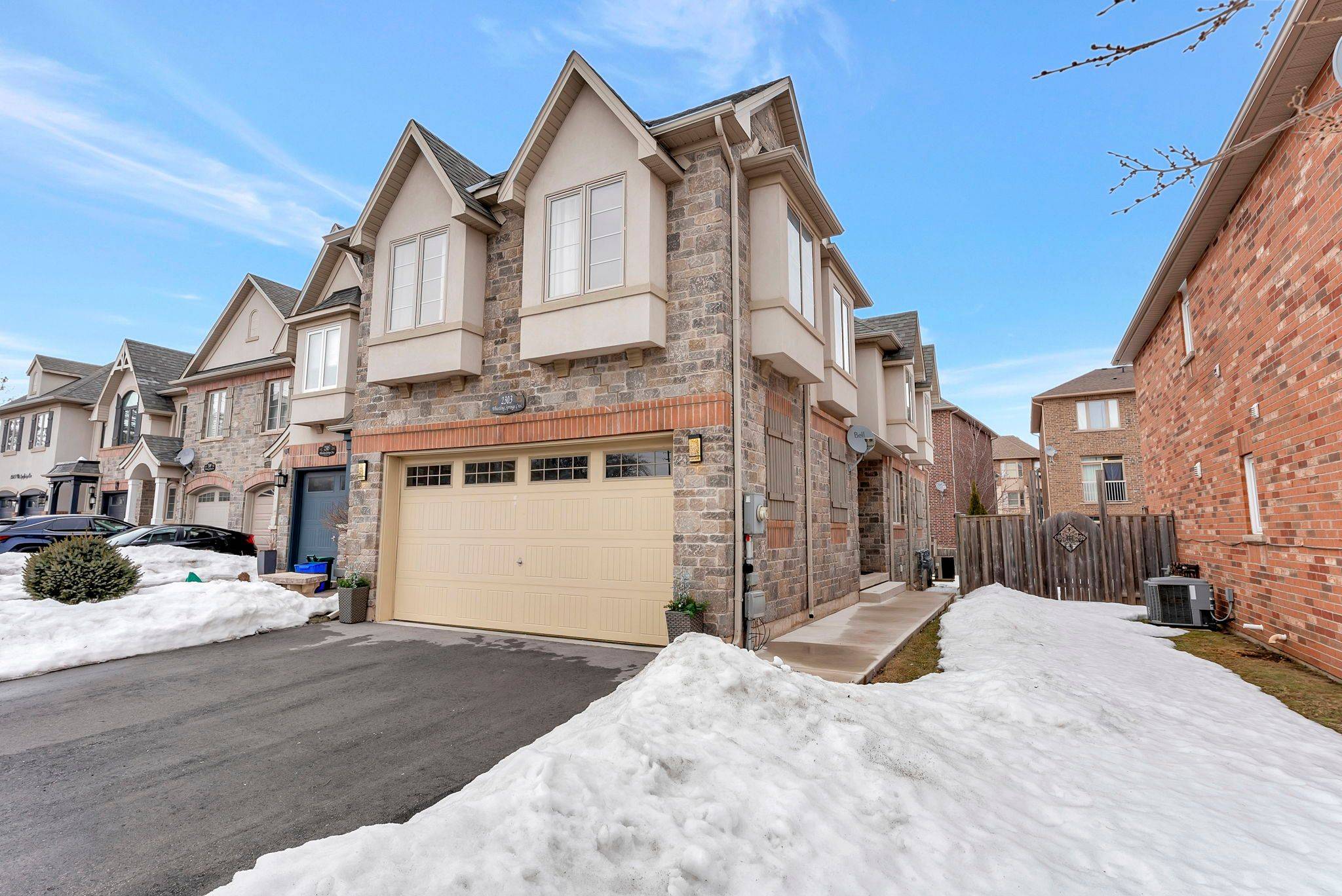 Oakville, ON L6M 0C5,2303 Whistling Springs CRES