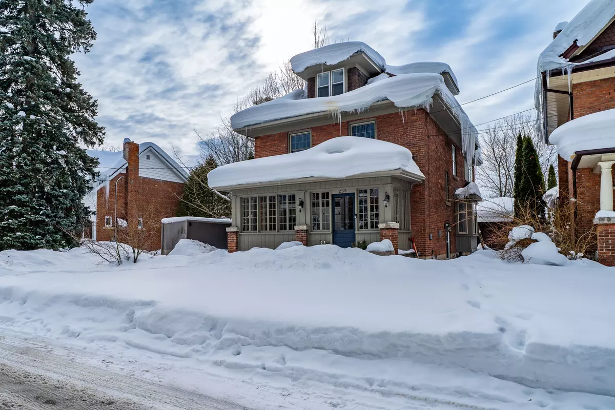 Owen Sound, ON N4K 1A7,233 4th A ST E