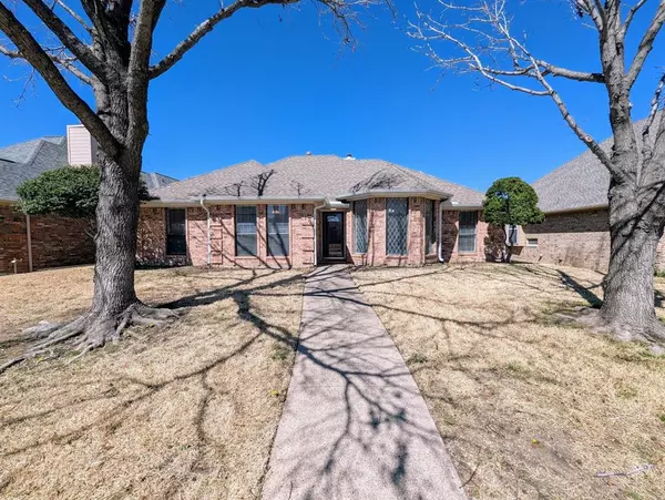 1911 Arbor Creek Drive, Carrollton, TX 75010